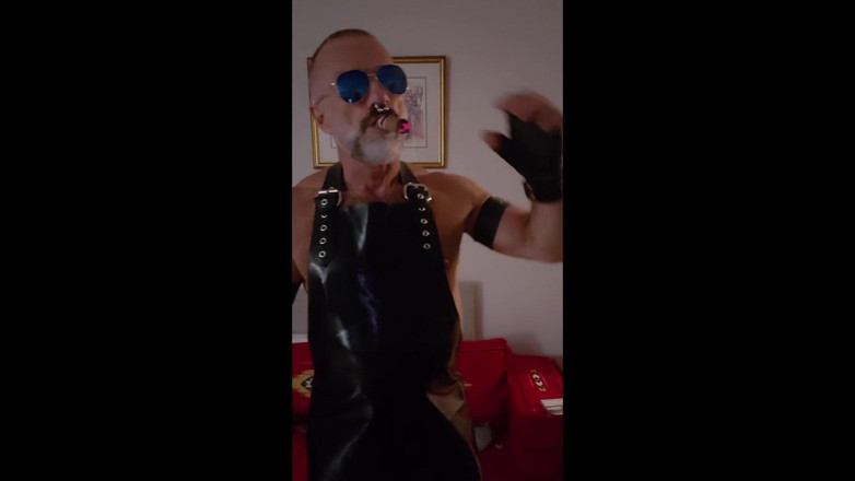 MusclesCigarsFFPig: 点燃乳胶雪茄