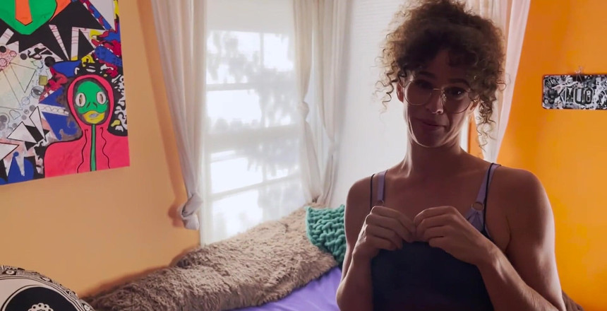 VibeWithMommy: 犹太继母撸管指挥！我的毛茸茸今天没有来上班...所以我让我的继子跳进去！