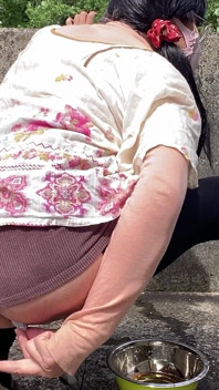 No. 252 Outdoor “doggy Pose” Pee