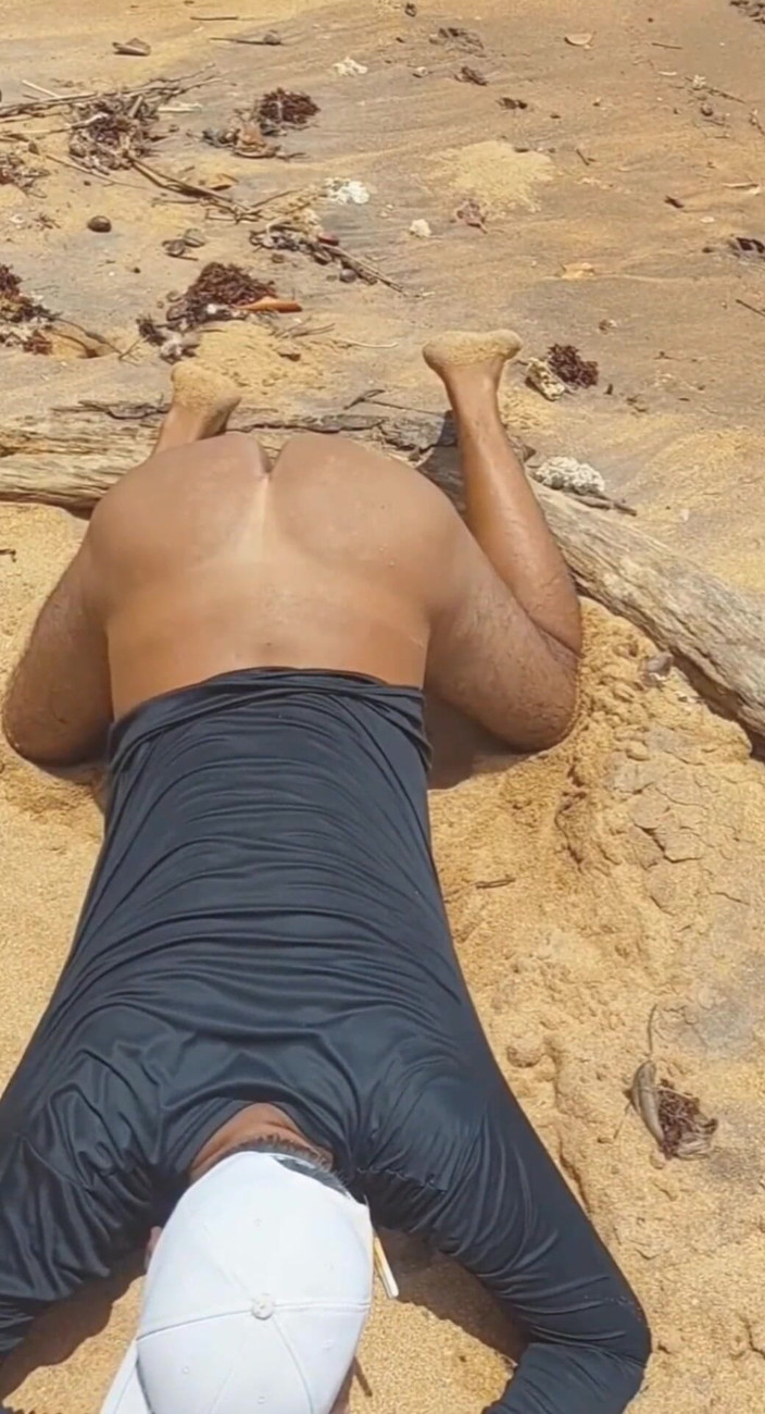 Ladysilvas: Ladysilva op het strand Wat een hete kont met gebruinde...
