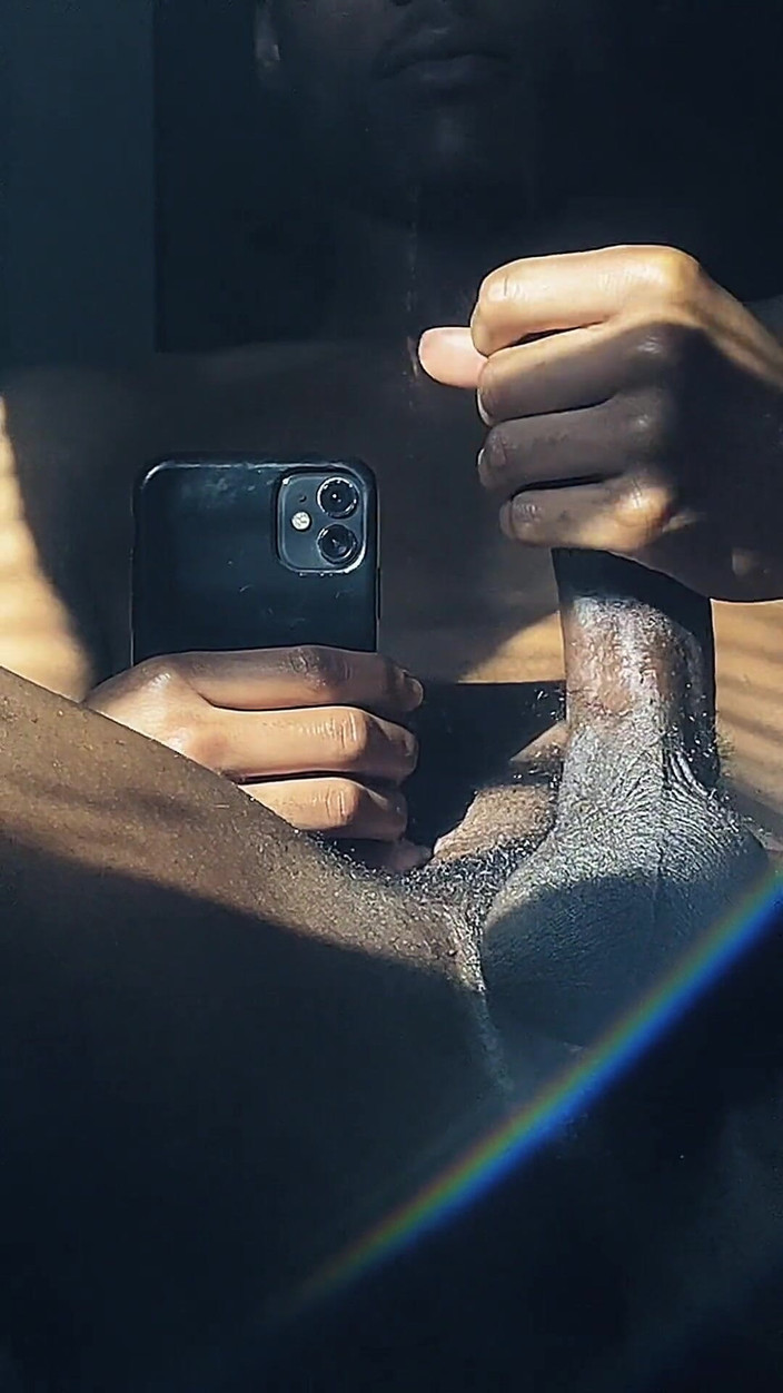 Boy Wonder: 我很可悲，所以我快速吞下乳白色的精液！