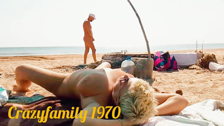 Crazyfamily 1970: Fremder wichst auf mich am strand und fickte mich