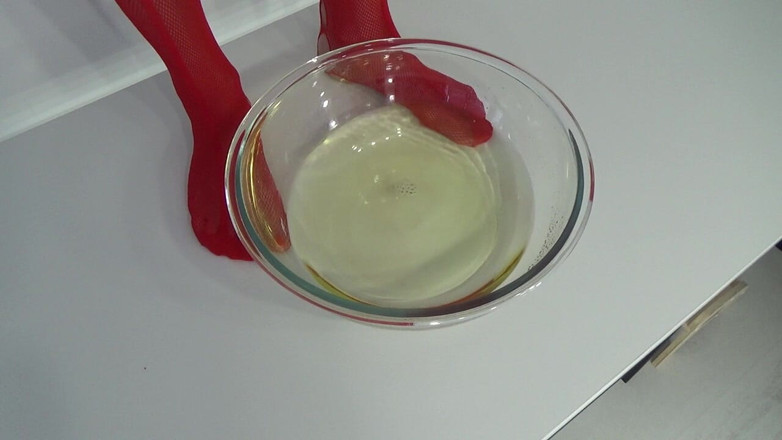 AnnaBUST: Dans Des Pipi Rouges Dans Un Bassin