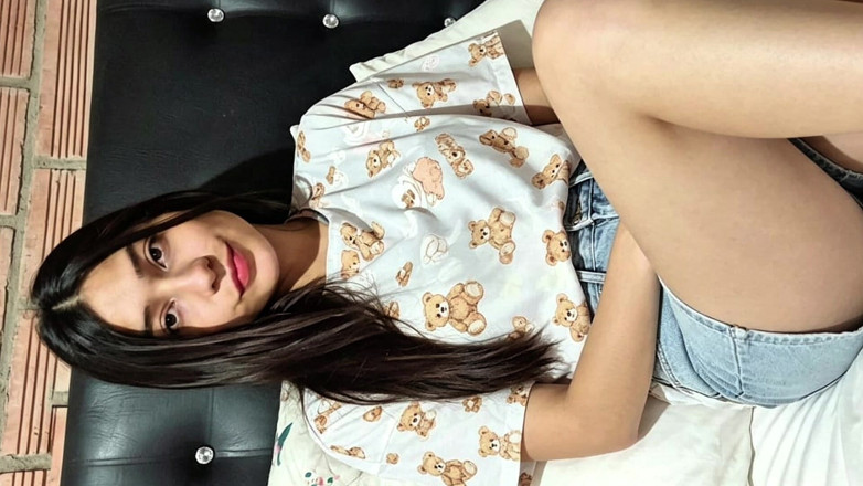 Yuli and tony: Girl Masturbates Until Her Neighbor Sees