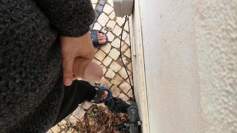 Rafael Torreano: Guy Filming Himself Wanking Outside From Eye View Perspective