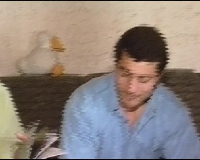 German Threesome: Bu Alman olgun bayanın amını parmaklatını izle