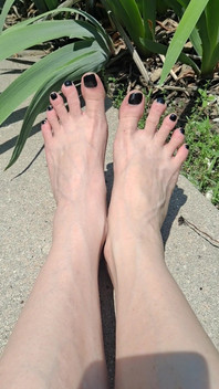 Bright Bulging Veins Fit for a Vampire
