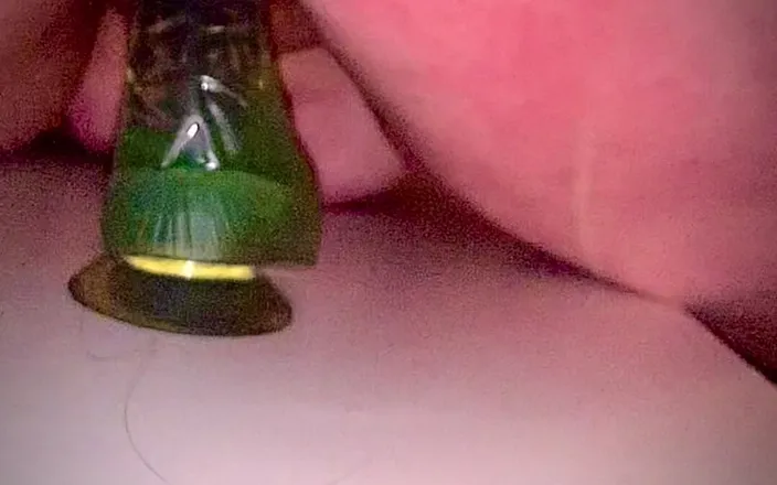 NeTtAn1975: Rosing a Nog Green Dildo in My Bathrom