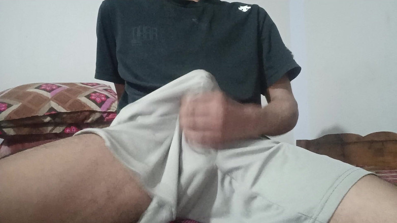 Handsomebulge12: Bardzo napalony facet szarpanie się