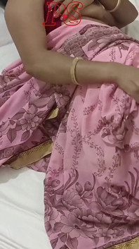 Indian Hot Desi Bhabhi Alone at Home Must Masturbate Watching Him