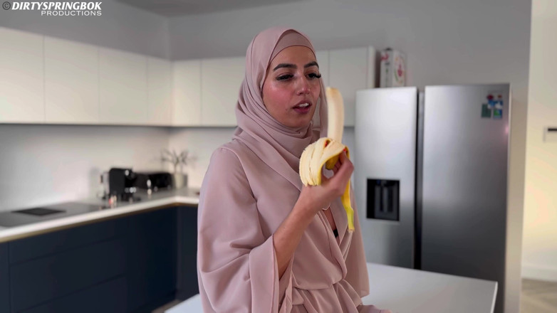 Aaliyah Yasin: Hungry Muslim Girl Breaks Her Fast with BBC