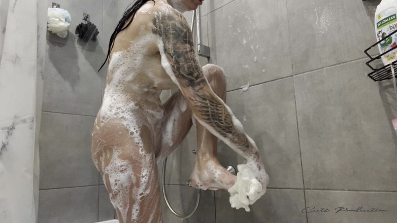 CuteProduction: Leila solo vòi hoa sen