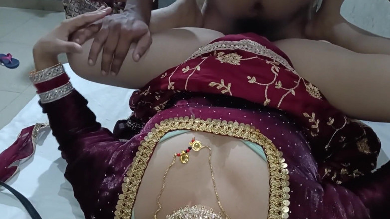 Vamika: Tamil bhabhi var redo för fest men hon knullades av...