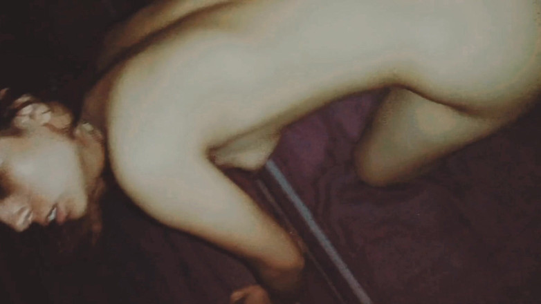 Hot Sis: लातिका बड़े लंड के साथ कुत्ते शैली में चूत चोद रही है