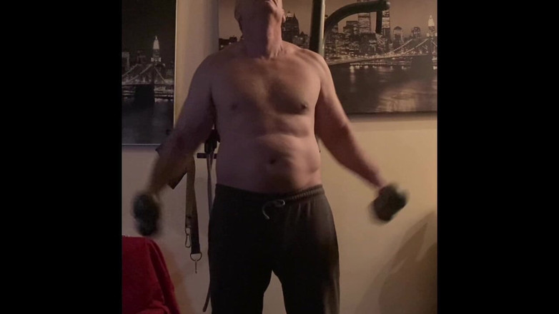 Alex Art: 运动在家