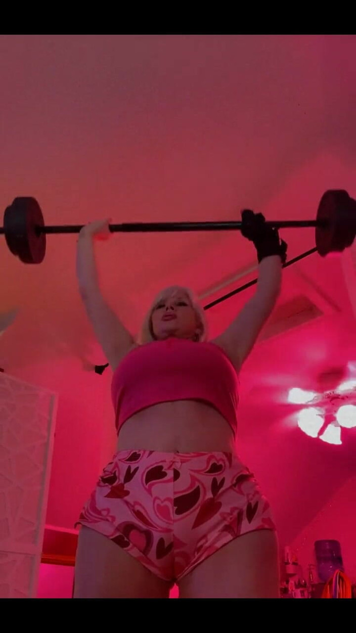 PaintedRose: Nâng để xây dựng cơ bắp tiếp tục di chuyển về...