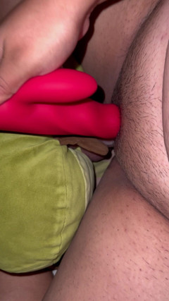 Stepmom_with_big_tits: La mia figliastra si masturba per orgasmi multipli e li...