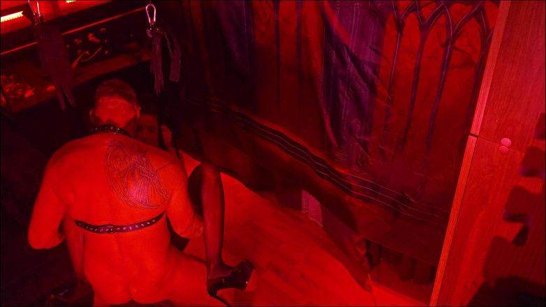 Relaxsextime: Pasangan bertukar pasangan di ayunan