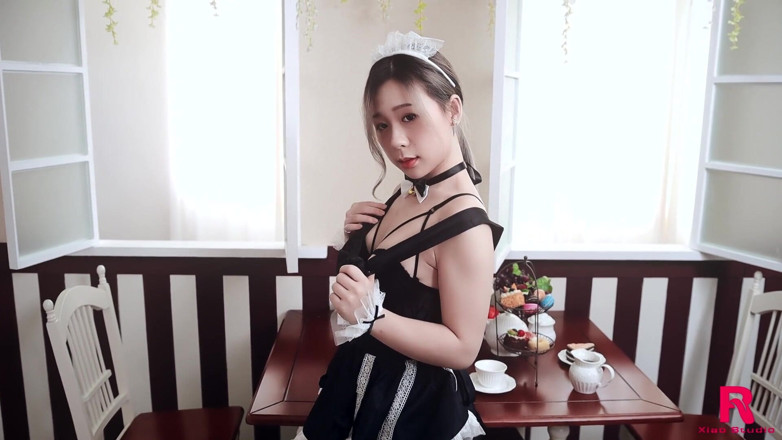 Asian Milfs n Teens: Китайська покоївка мастурбує - збоченці мамки та тінки