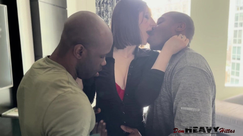 Dem heavy hittas: Ragazza calda incontra Dhh nel bar dell'hotel
