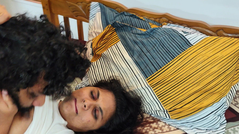 Vaigavarun45: Une fille et un électricien baisent torrides pendant qu’elle était seule à la...