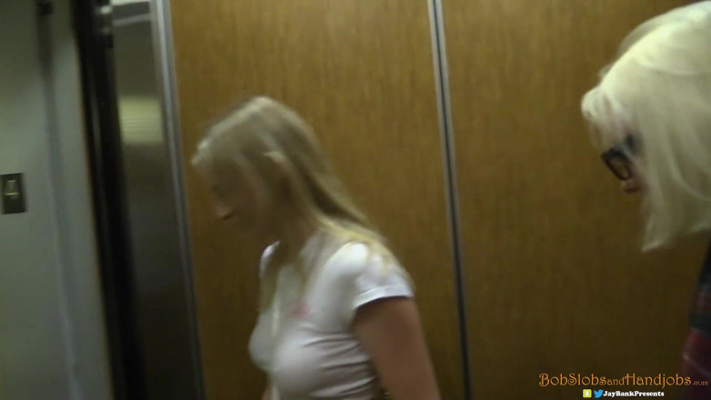 Jay Bank Presents: 3 wanita nyepong kontol di NYC