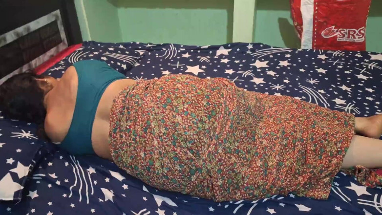 Sexy sindu: Desi Hot Wife Sex in Sari in Bed