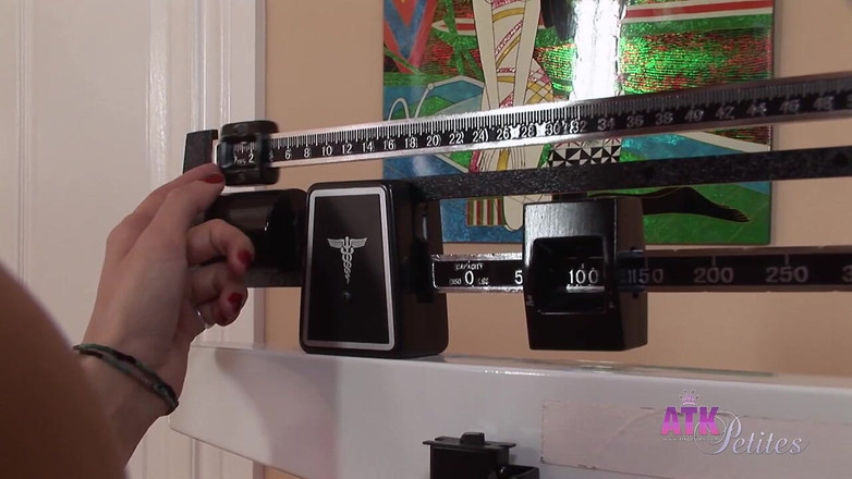 ATK Girls: Зважування дюйма