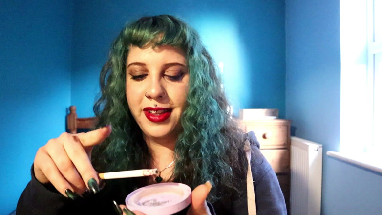 Goddess Kinx: Asmr șoptit fumat tachinare: stroke pentru țâțele mele și spermă când am stinge