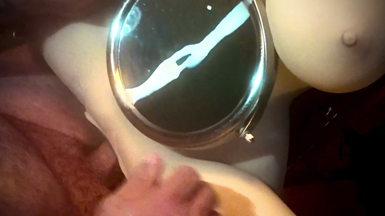 Mouth_pickle: Sborrata sulla bambola del sesso