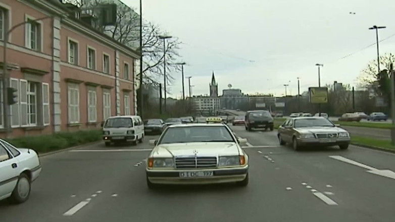 Vintage Climax: Горячую тинку прервала ее мачеха в горячем тройничке