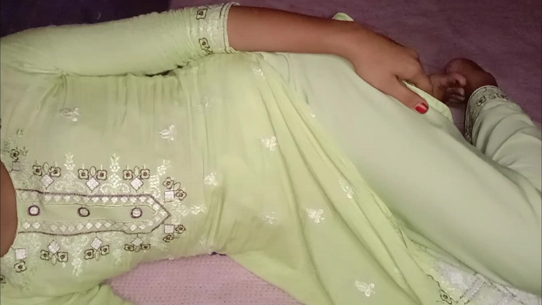 Deshi women: Most Beautiful Indian Couple Romance in Friend House Beautiful Tasneem