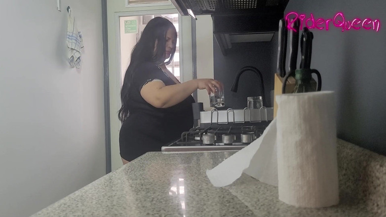 Mommy's fantasies: Stepmon in Kitchen - Video for Fans