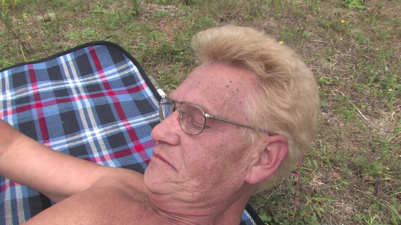 Under German Roofs: Phụ nữ Đức thích được đụ bởi con cu cứng 6