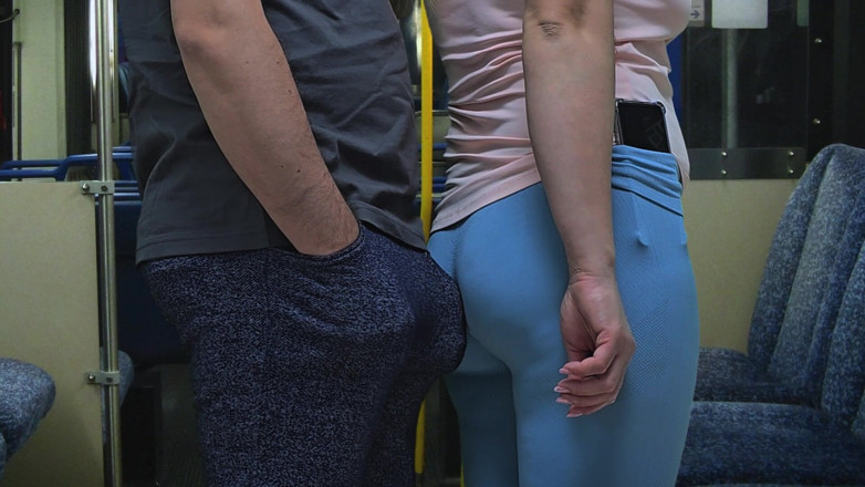 Venus and rider: Téměř viděno řidičem autobusu, když mi cizí dívka honí