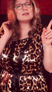 Saténové spodní prádlo jako fetiš ... Sexy MILFka s vnadným tělem - try on Haul. Arya Grander