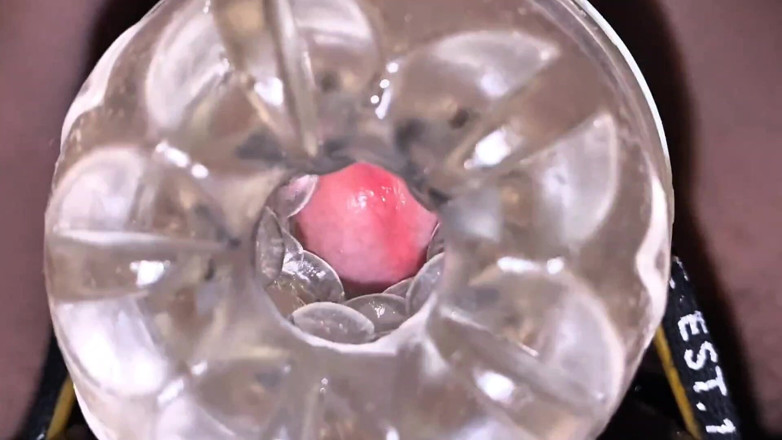 Candylove: phlaish par hastamaithun karne vaale charamsukh ke lie upakaran men...