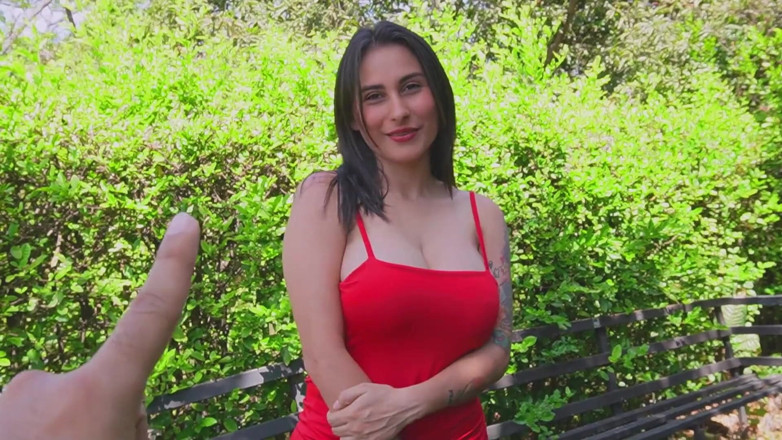 Jenifer Play: Gib mir mehr Geld und mich ohne Kondom! Sexy Kolumbianische...