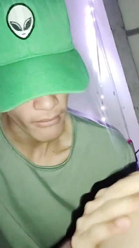 Одарённые трахаются с трансгендером из Grindr