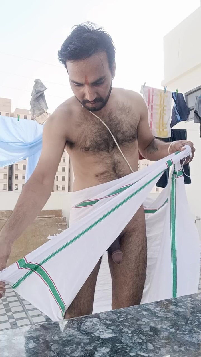 Rajasthani-old-lover: Индийский бойфренд дези показывает пенис соседским дядям и приготовься к сексу с соседским отчимом