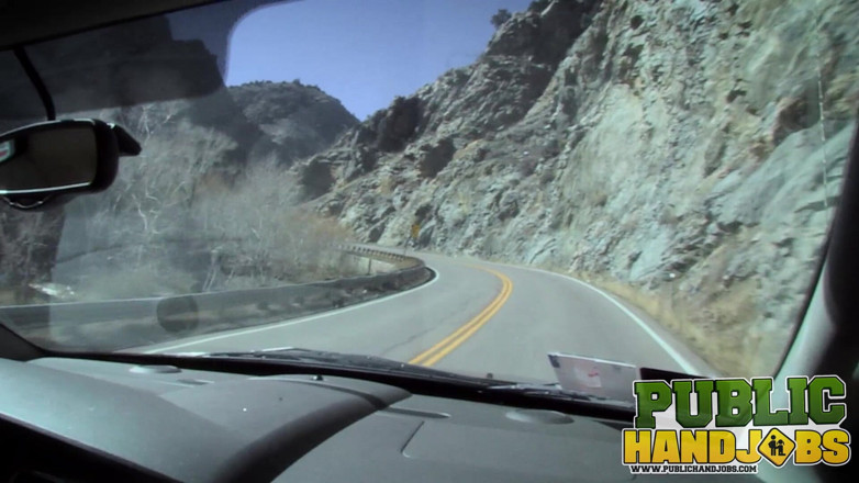 Public Handjobs: Handjobs Vickie Valencort in Car