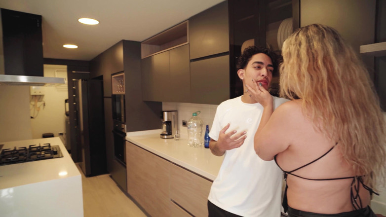 Tommyverga: La Tía De Mi Novia Es Una Cougar Y Quiere...