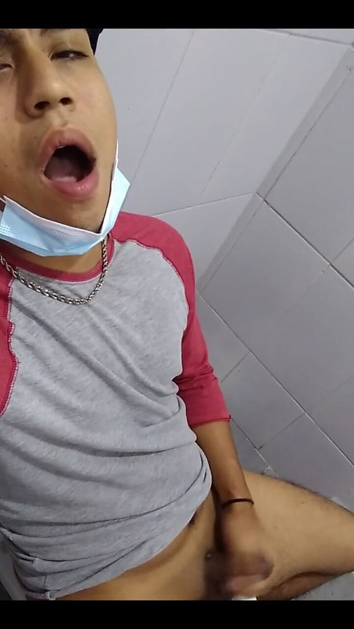 AlexAlejandro13: 5 minutos i toalett