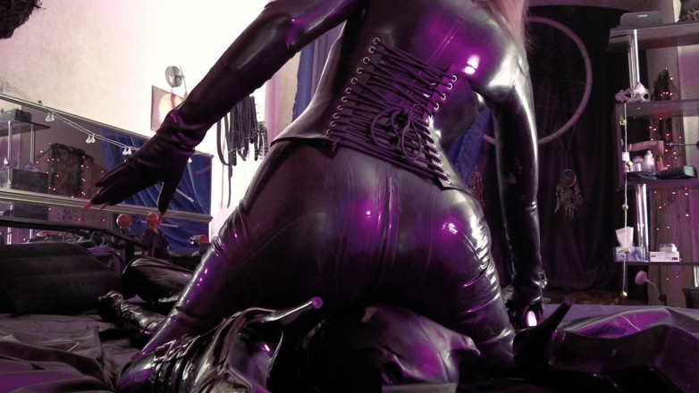 Eva Latexxx: Femdom Facestting Eva Latex Fetish Mistress Footjob BDSM Pvc Slave...