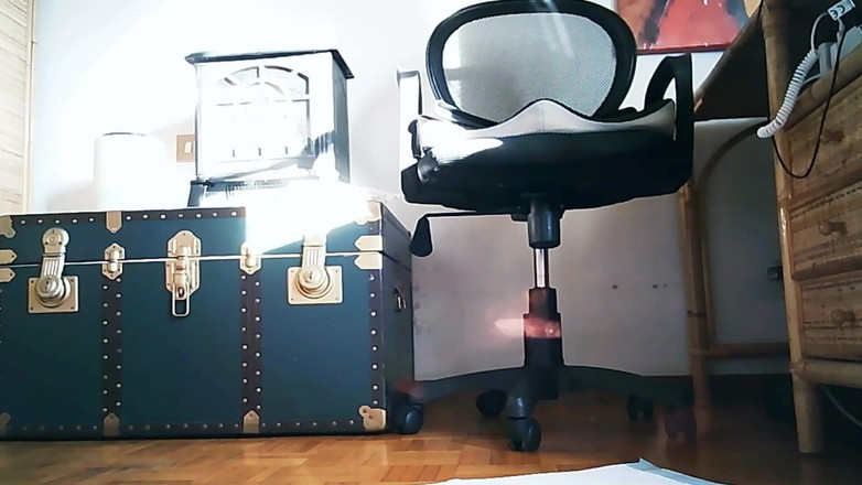 Nicoletta Embassi: Italienische stiefmutter erregt dich mit ihrer strumpfhose und ihrem sexy...