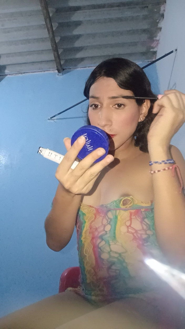 Femboy from Colombia: Zamierzam malować ten pokój