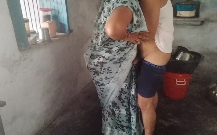 Yourgeeta8899: Cuando vi a mi madrastra masturbándose sola, desperté mi lujuria...
