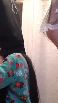 While My Housekeeper Girlfriend Is Washing Dishes, I Fuck Her Mistress in the Mouth