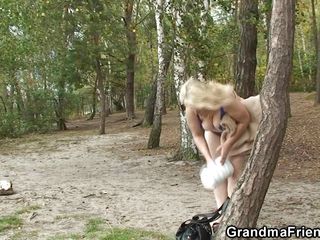 Granny Sluts: Дикі речі біля озера
