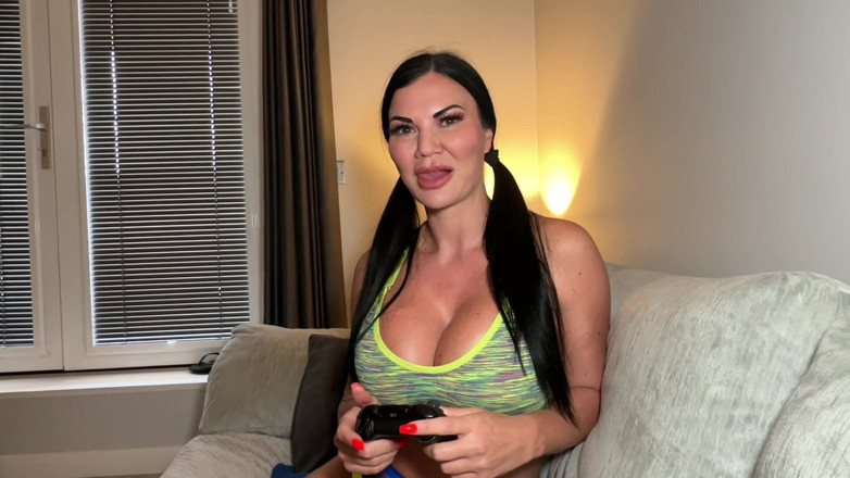 Jasmine Jae: Gamer-mädchen wird wild